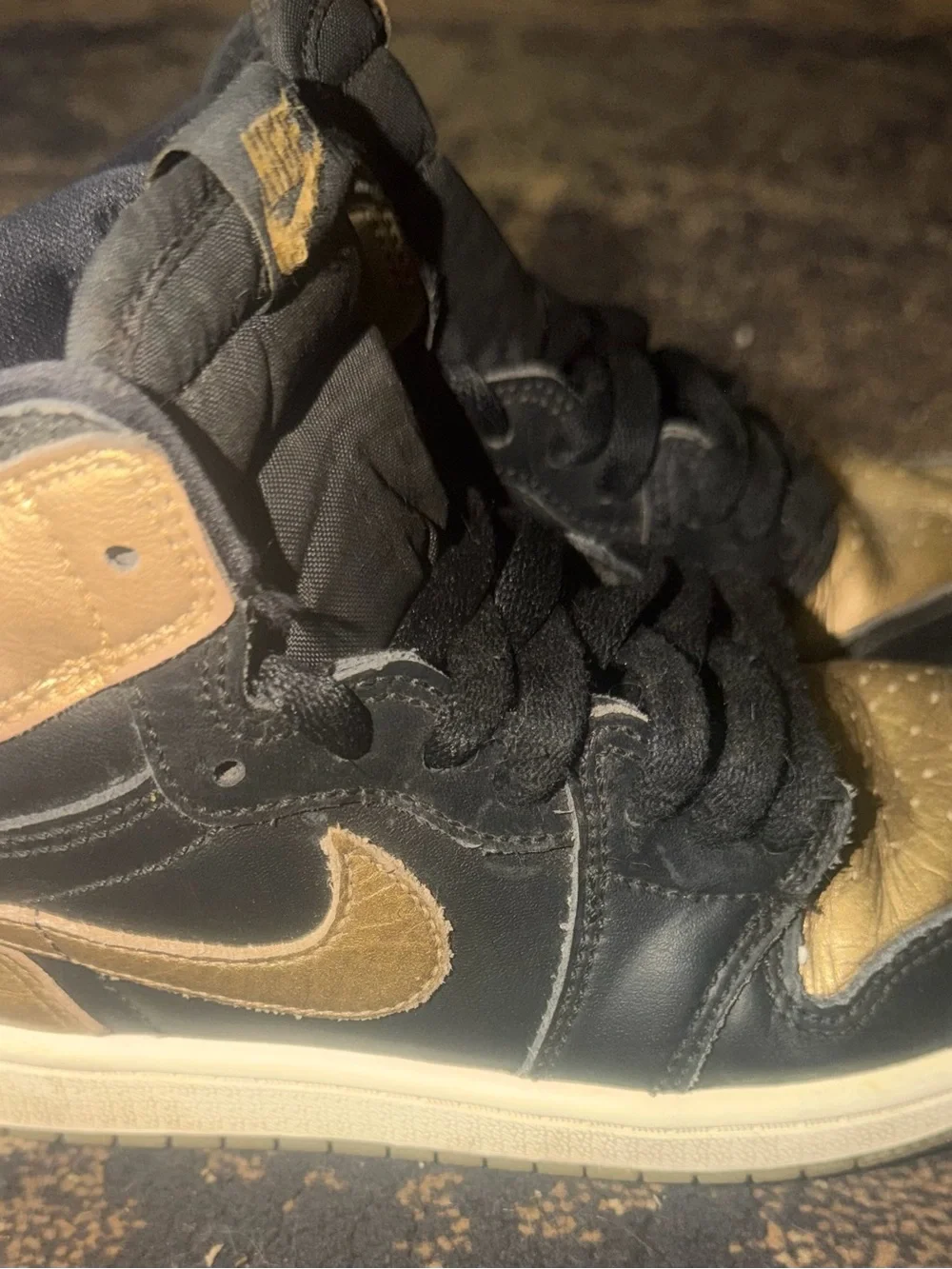 Boys Nike White Strap Sneakers Black/Gold air Jordan’s High-Top Sneakers 3.5